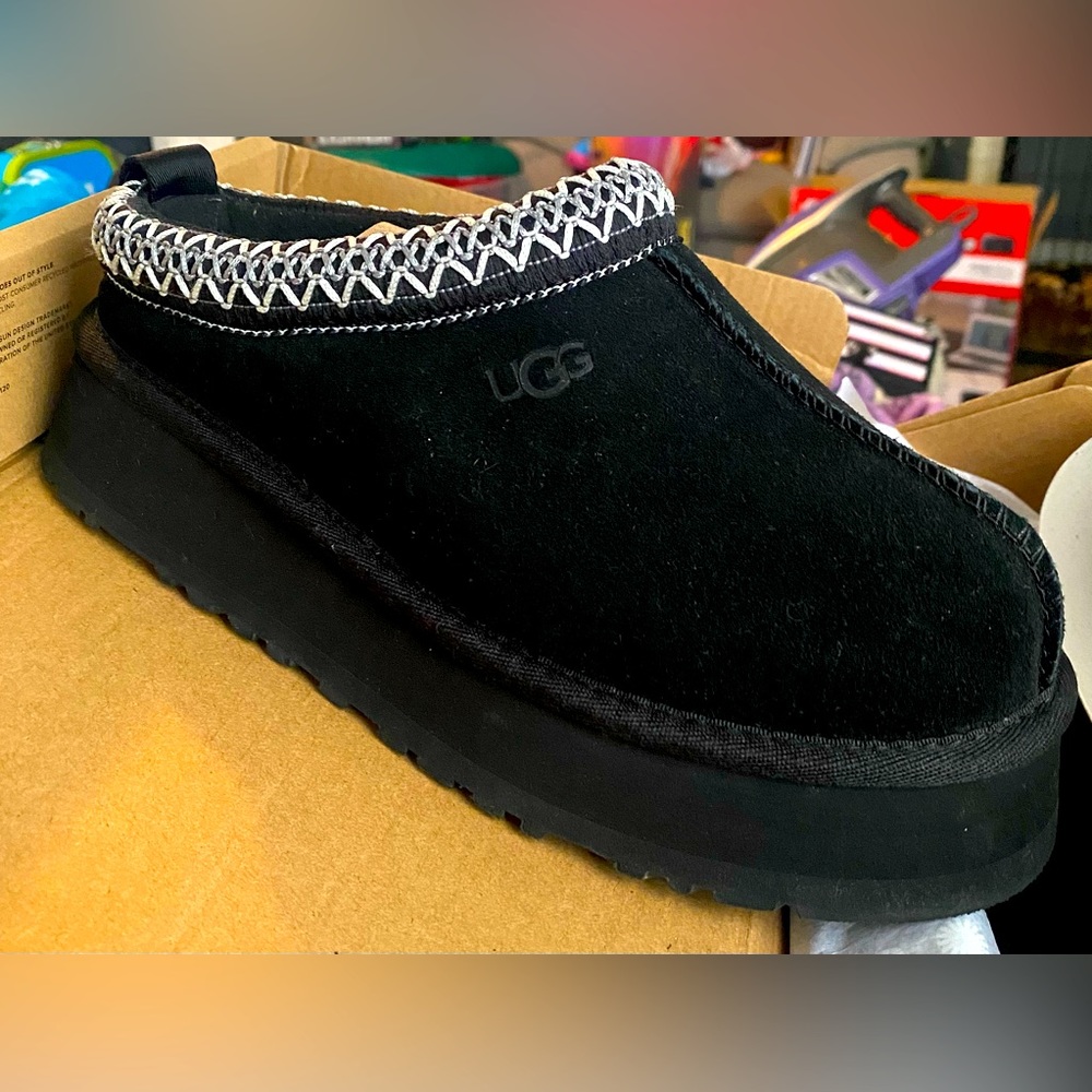 UGG black platform Tasman